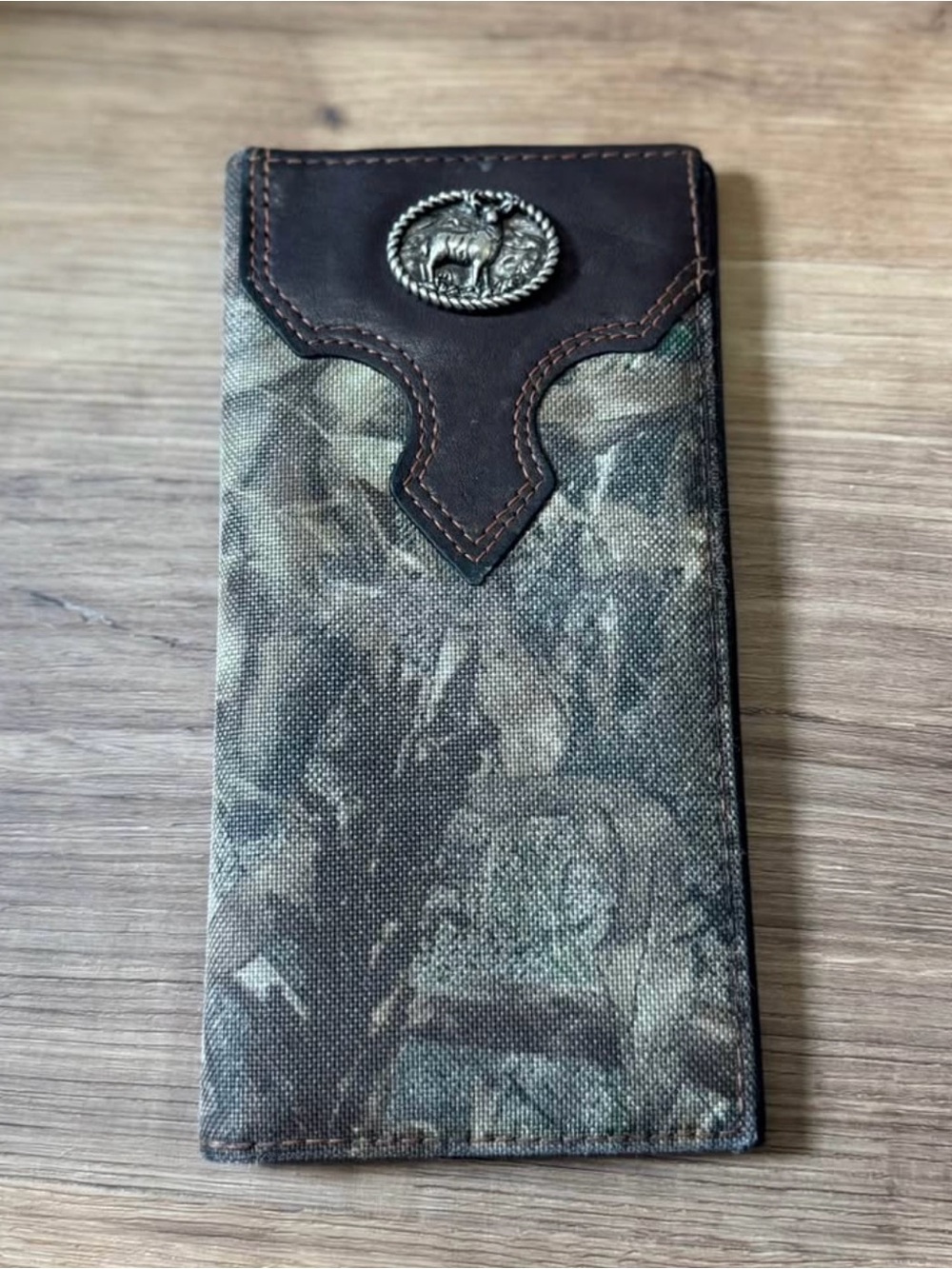 Vintage Wrangler Camo Checkbook Wallet with Brown Leather Trim and Metal Emblem